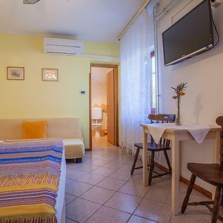 Rooms Ester Cres Bagian luar foto