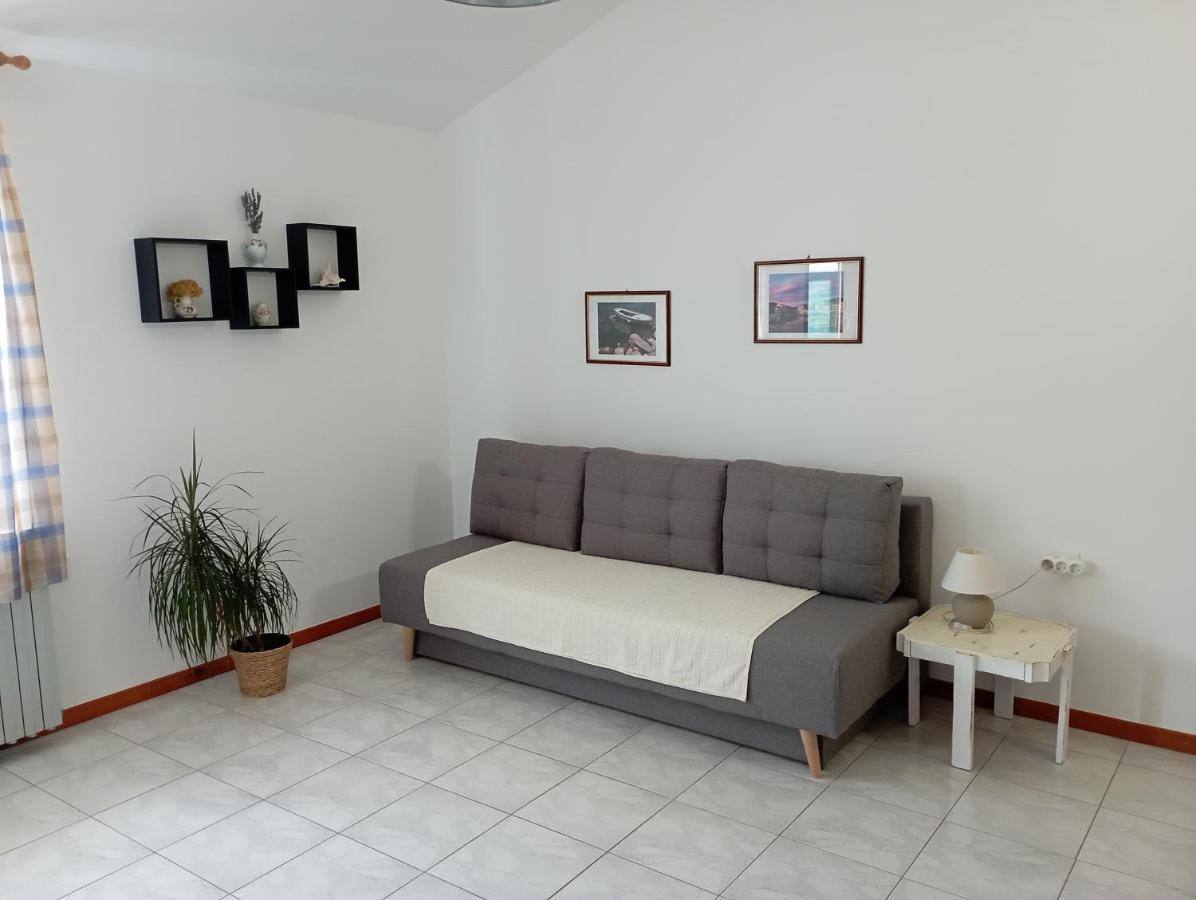 Rooms Ester Cres Bagian luar foto
