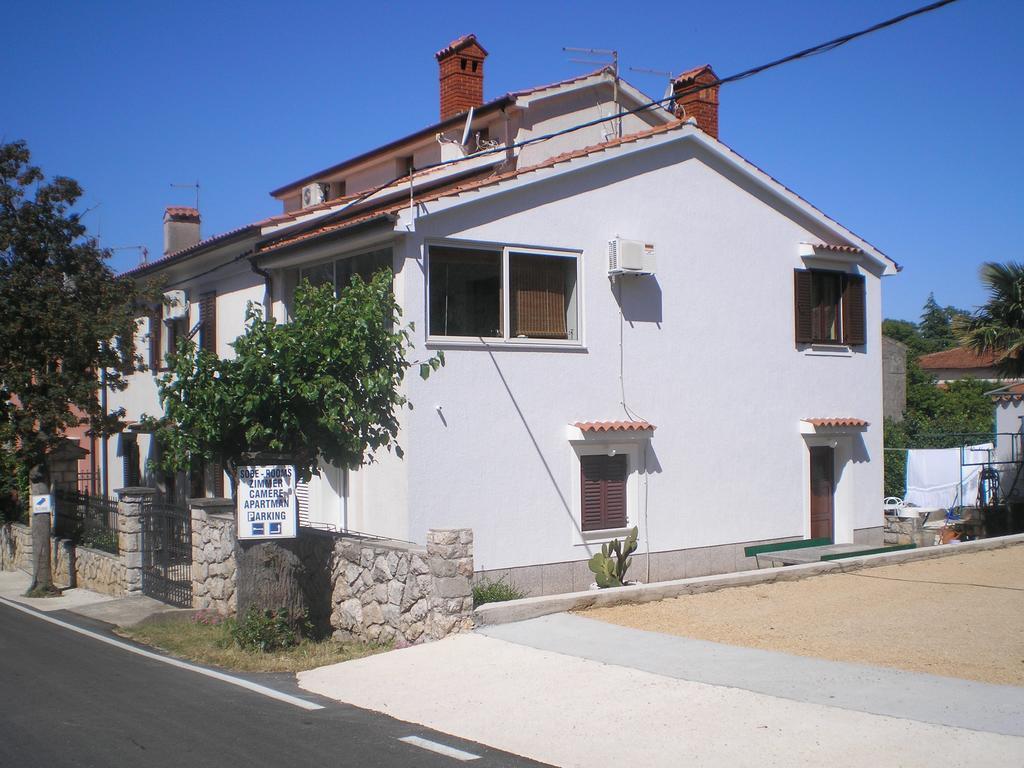 Rooms Ester Cres Bagian luar foto
