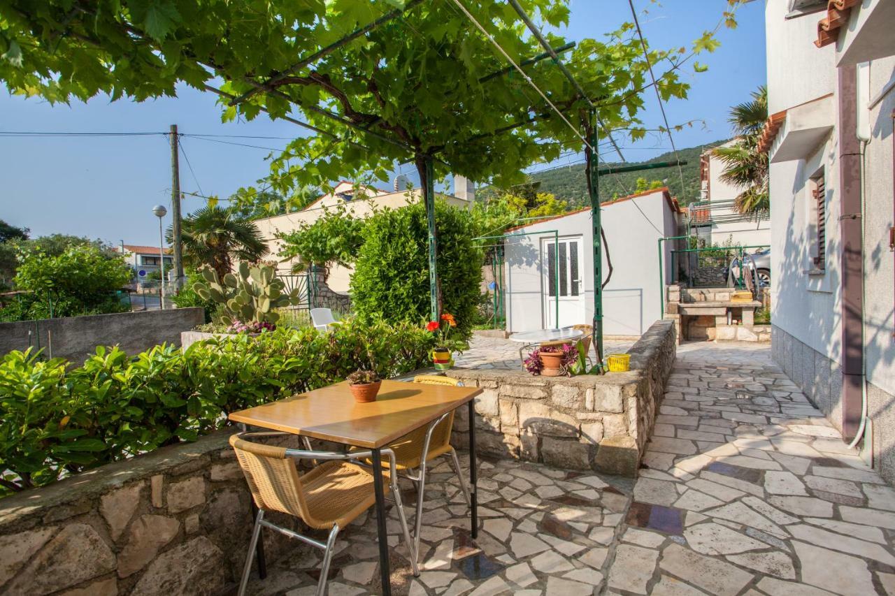 Rooms Ester Cres Bagian luar foto