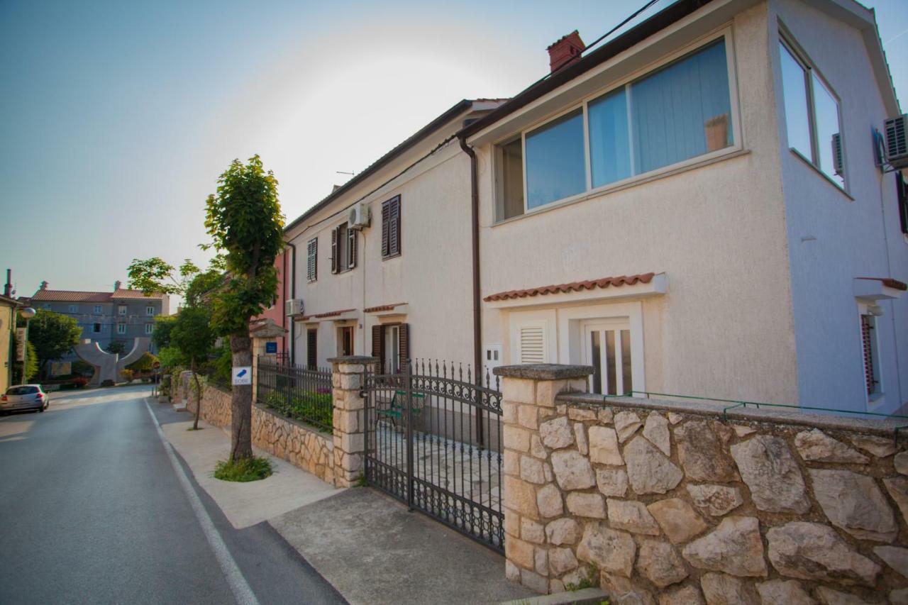Rooms Ester Cres Bagian luar foto