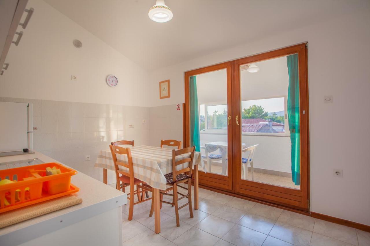 Rooms Ester Cres Bagian luar foto